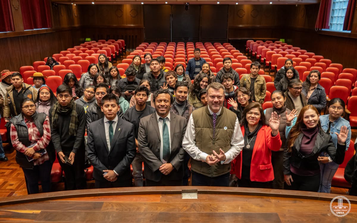 BECAS CHEVENING ABREN NUEVAS OPORTUNIDADES DE FORMACIÓN INTERNACIONAL PARA PROFESIONALES DE LA UMSA